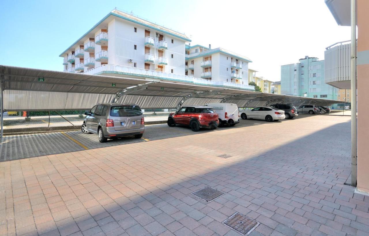 Condominio Malta Bibione Kültér fotó